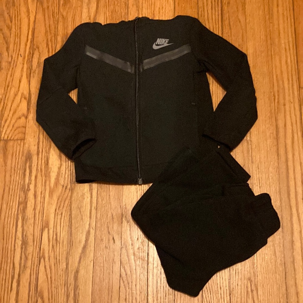Nike Hoodie and Pant Set (Black)